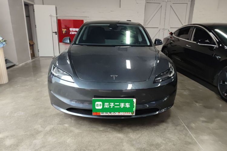 Tesla Model 3 2025 car image #3
