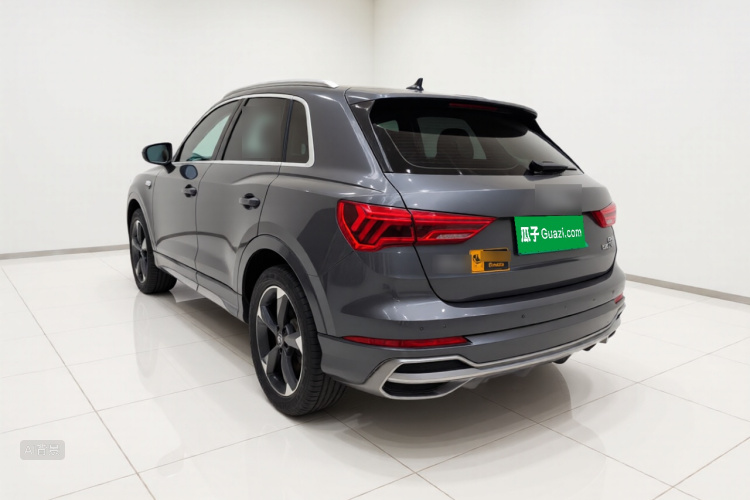 Audi Q3 2020 car image #5