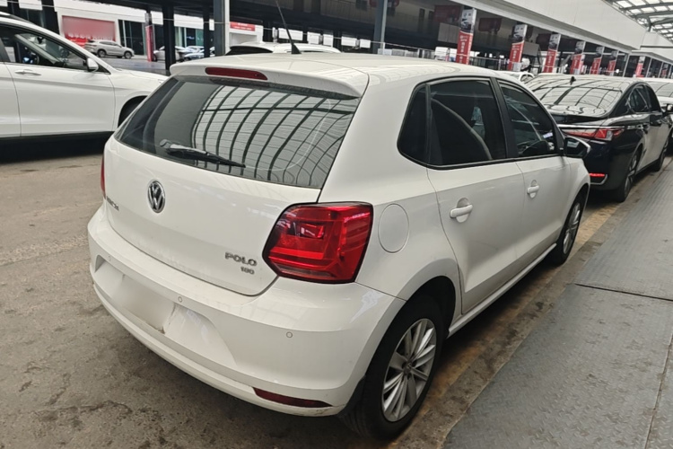 Volkswagen Polo 2016 car image #7