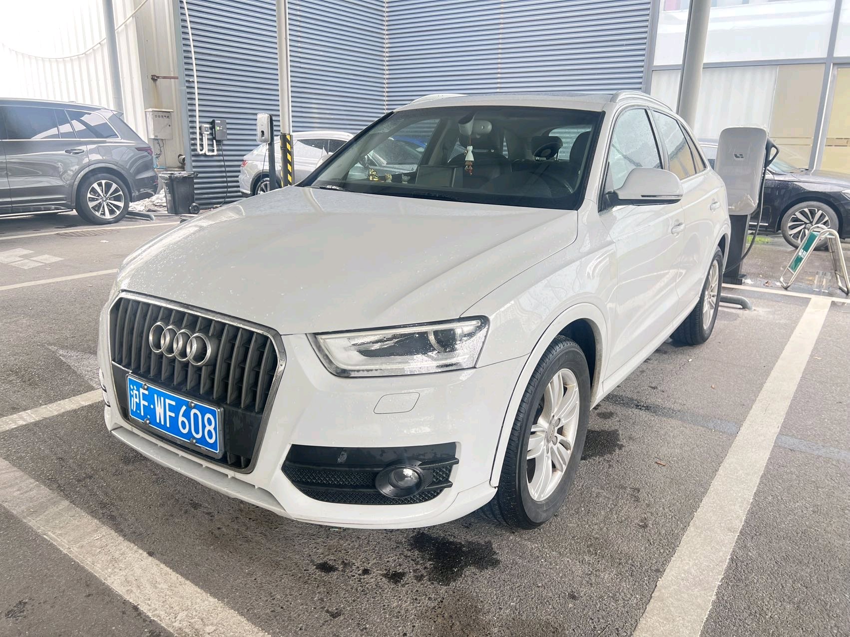 Audi Q3 2023 car image 