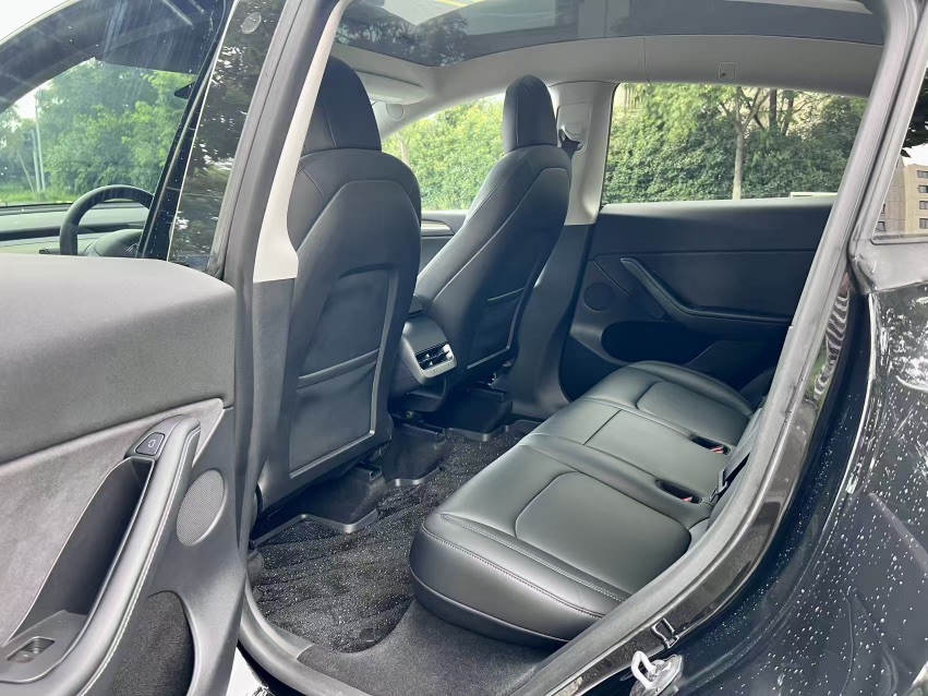 Tesla Model Y 2022 car image #8