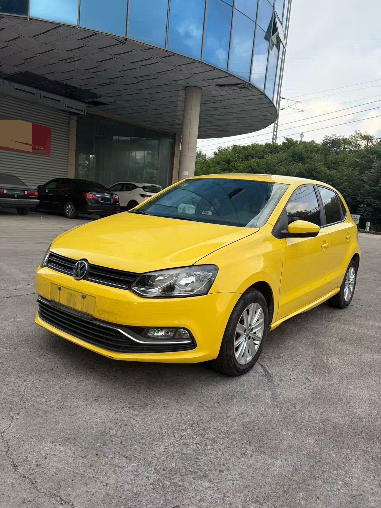 Volkswagen Polo 2015 Volkswagen Polo 2015 car image