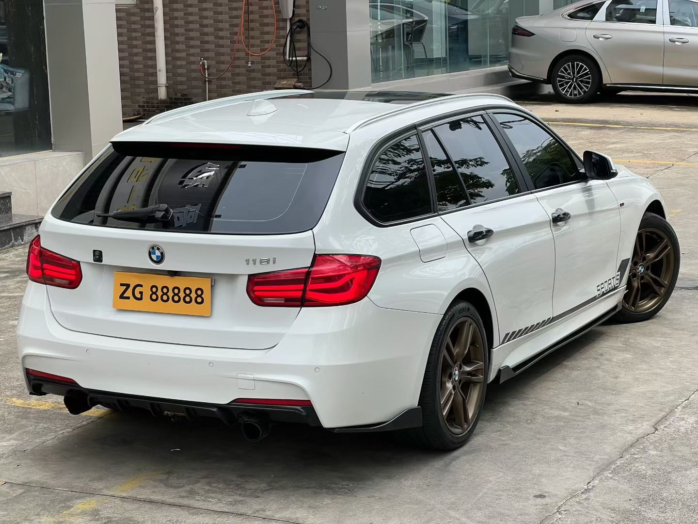 BMW 3 Series (Imported) 2017 immagine di auto #4