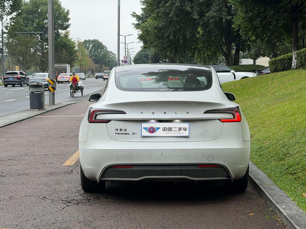 Tesla Model 3 2025 car image #5