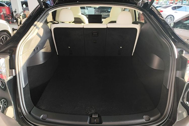 Tesla Model Y 2023 #19 Tesla Model Y 2023 car image #19