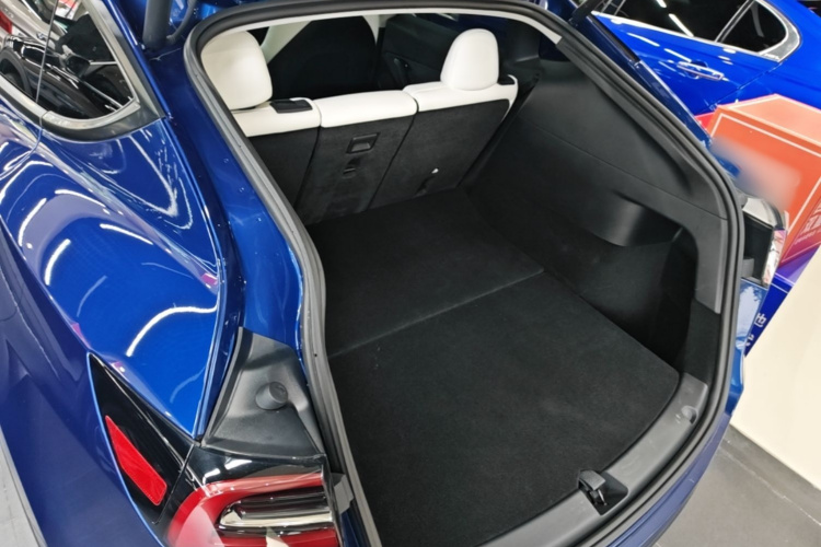 Tesla Model Y 2022 car image #19
