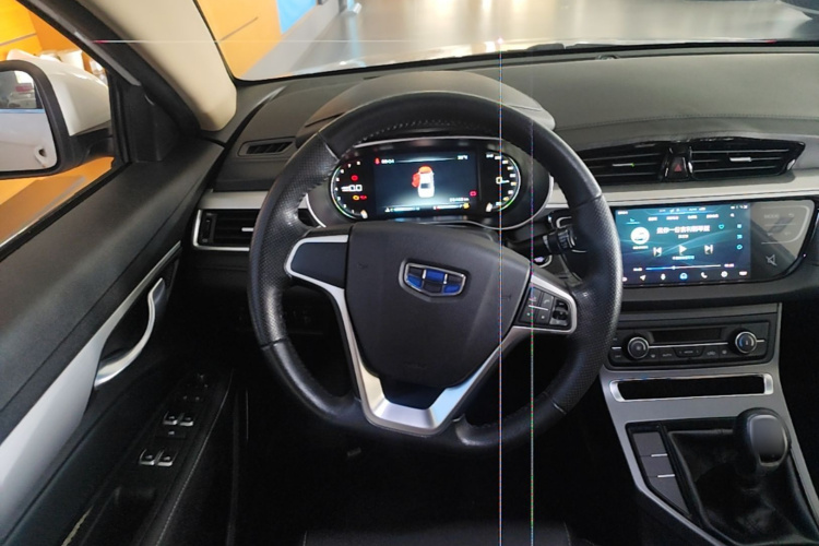 GEELY Emgrand 2018 car image #11