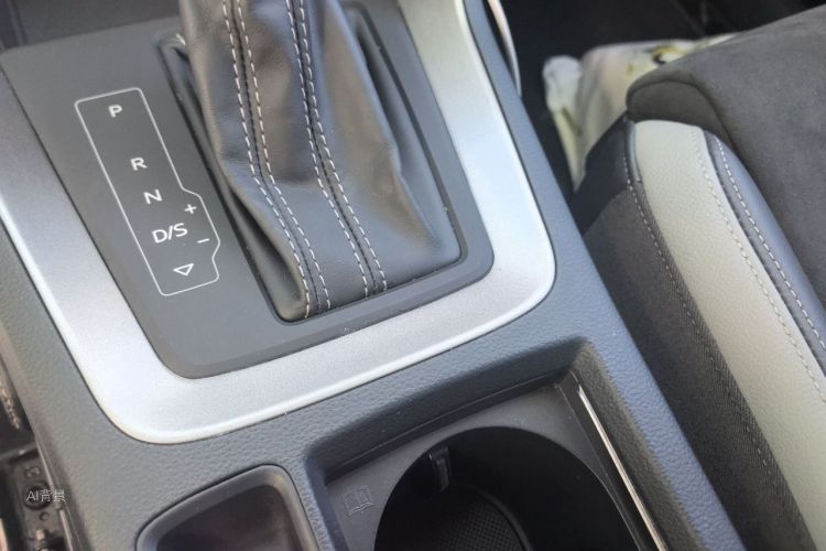 Audi Q3 2021 car image #10