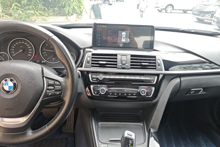 BMW 3 Series 2017 car image #13