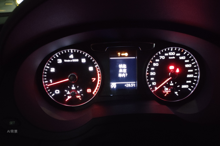 Audi Q3 2019 car image #13