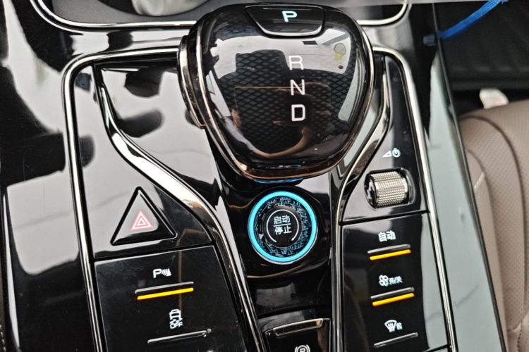 BYD Han 2024 car image #14