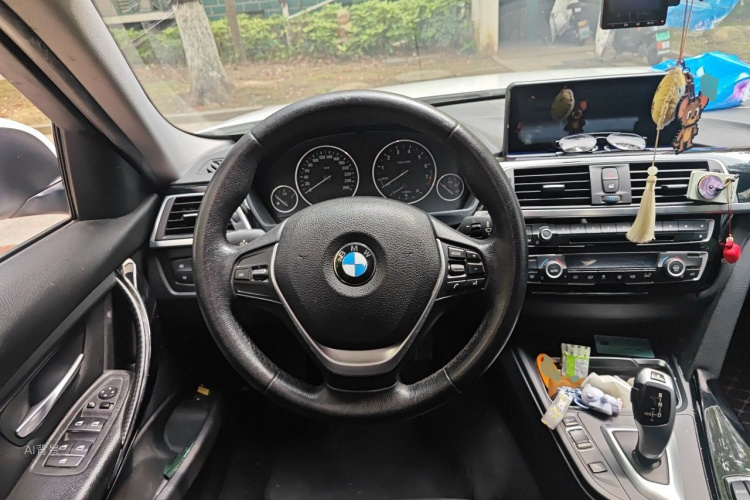 BMW 3 Series 2017 #12 BMW 3 Series 2017 car image #12