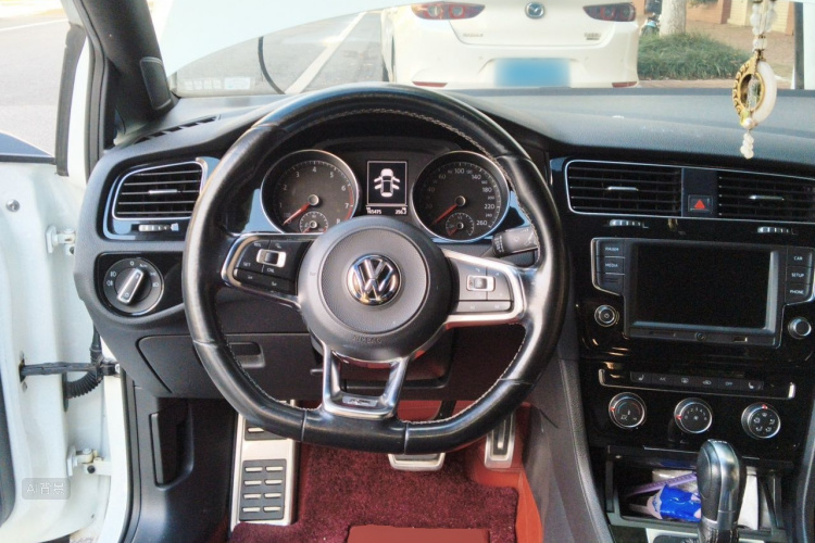 Volkswagen Golf 2017 изображение автомобиля #12