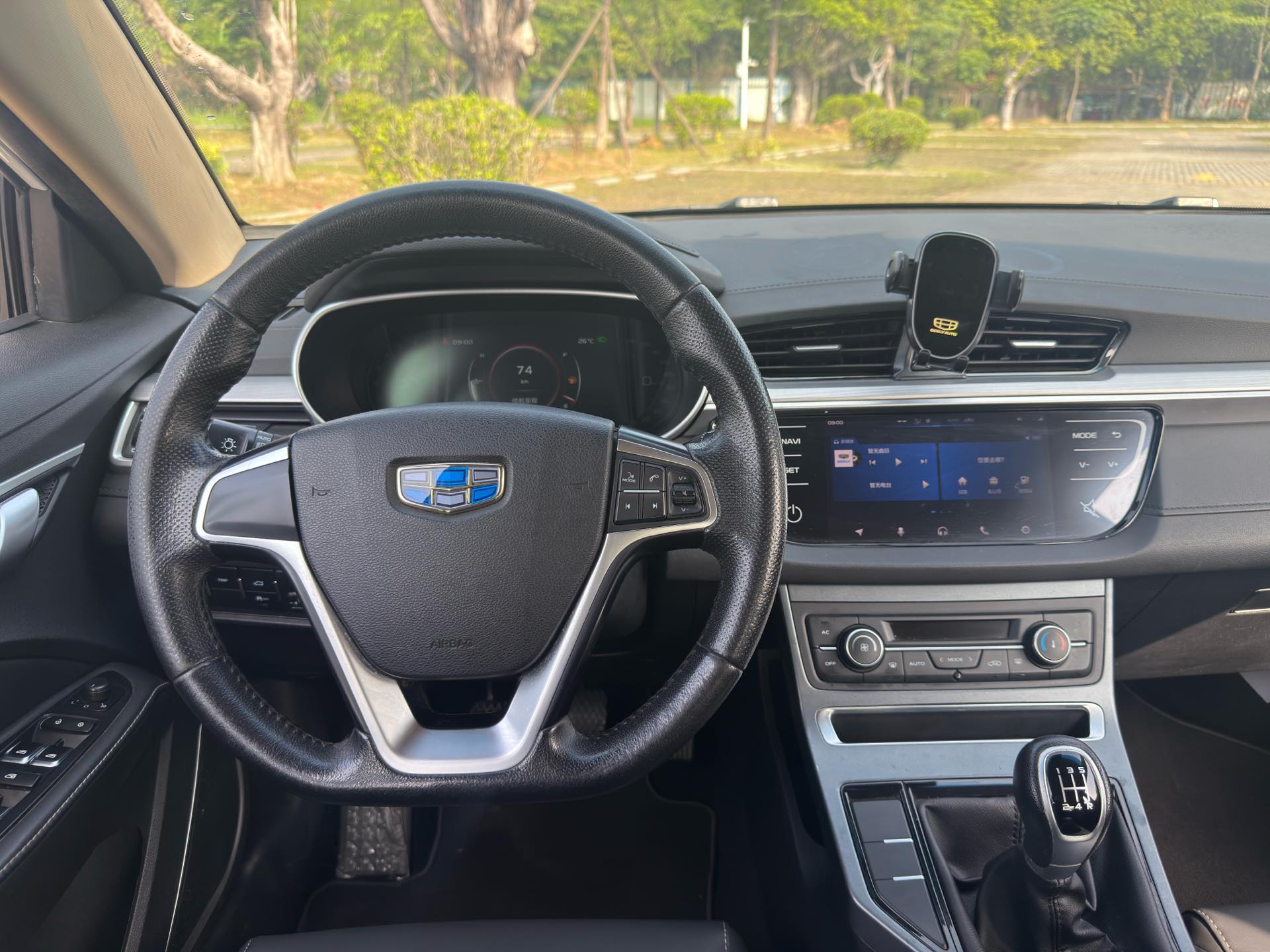 GEELY Emgrand 2019 car image #7