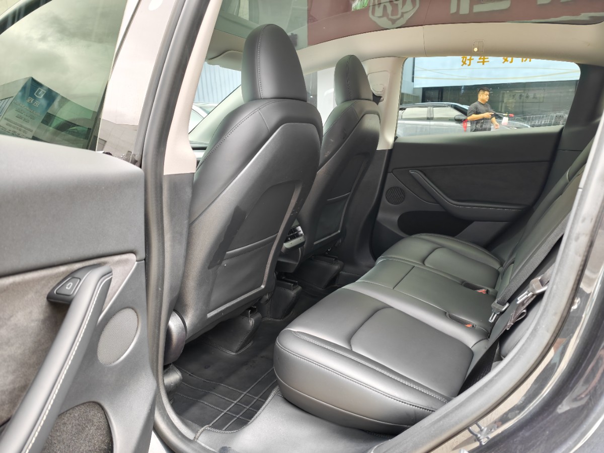 Tesla Model Y 2024 car image #5