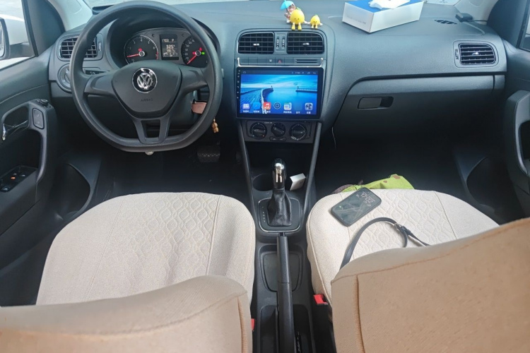 Volkswagen Polo 2016 car image #7