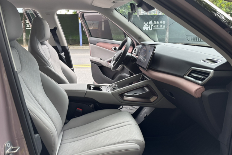 BYD YuanUP 2024 car image #18