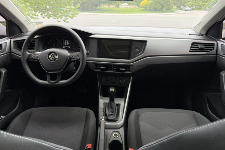 Volkswagen Polo 2020 car image #10