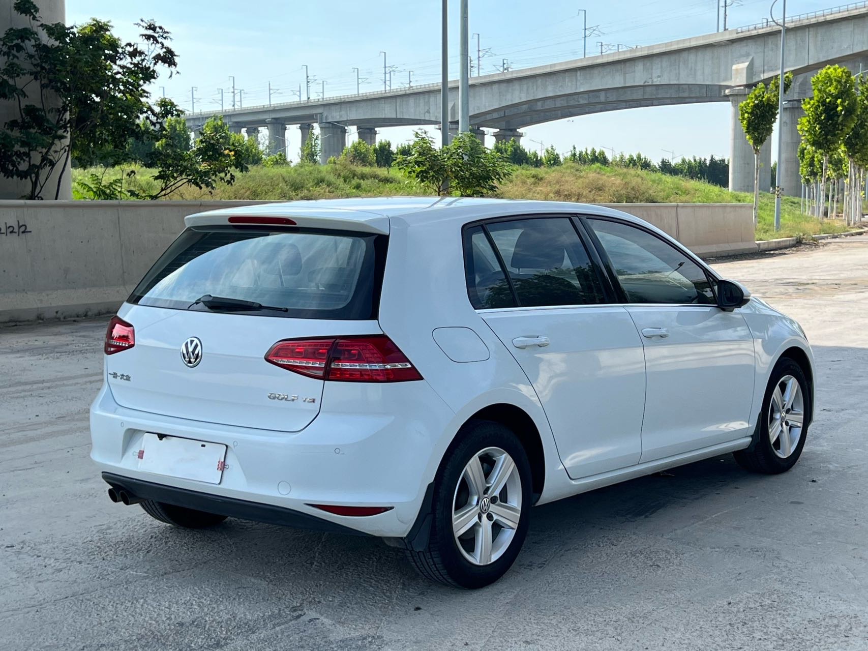 Volkswagen Golf 2016 car image #6