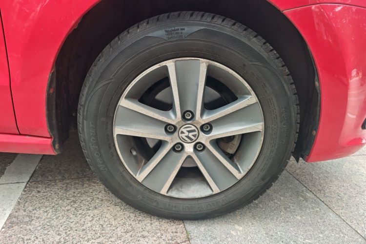 Volkswagen Polo 2014 car image #9