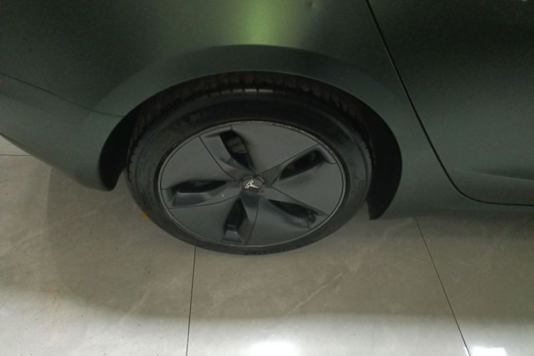 Tesla Model 3 2020 car image #10
