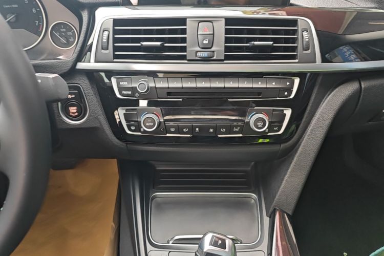 BMW 3 Series 2019 #13 BMW 3 Series 2019 car image #13