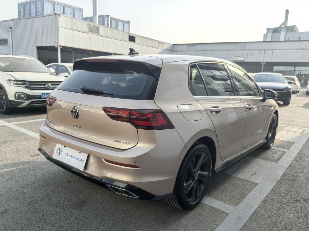Volkswagen Golf 2021 car image #4