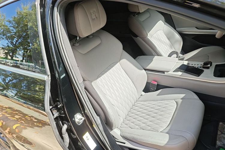 BYD Han 2025 #24 BYD Han 2025 car image #24