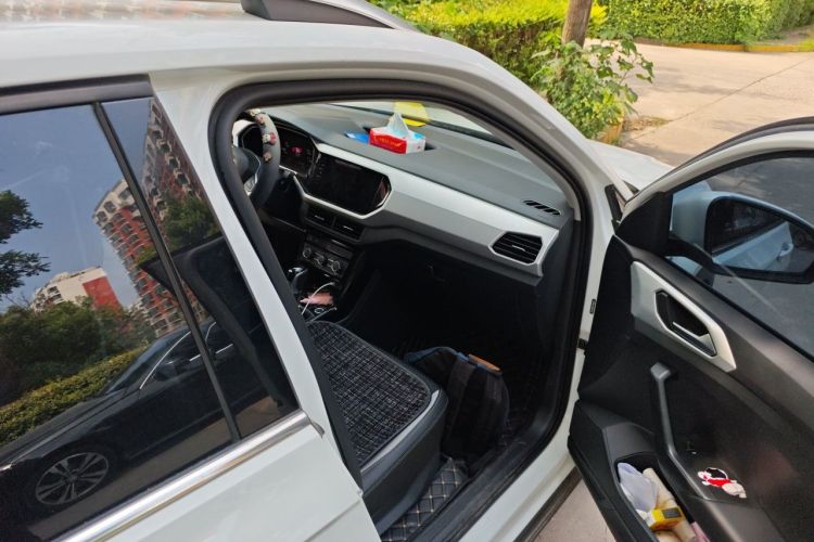 Volkswagen Tacqua 2021 car image #23