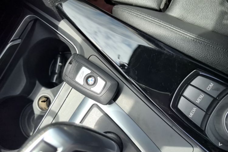 BMW 3 Series GT 2018 car image #9