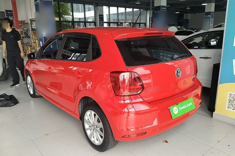 Volkswagen Polo 2015 car image #5
