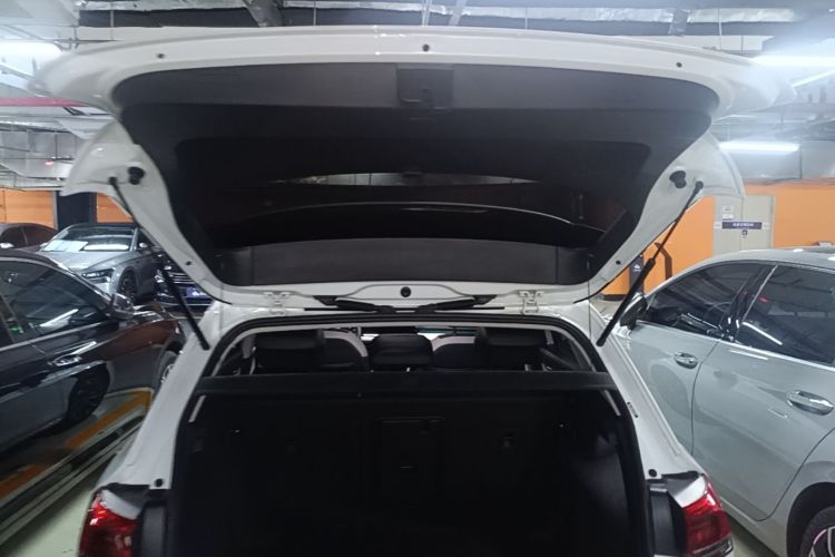 Volkswagen Golf 2022 car image #19