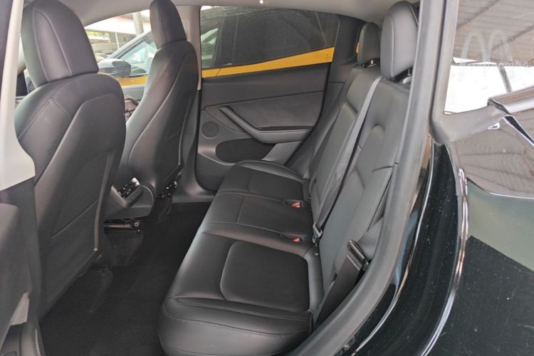 Tesla Model Y 2021 car image #13