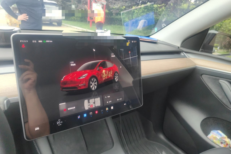 Tesla Model Y 2022 #13 Tesla Model Y 2022 car image #13