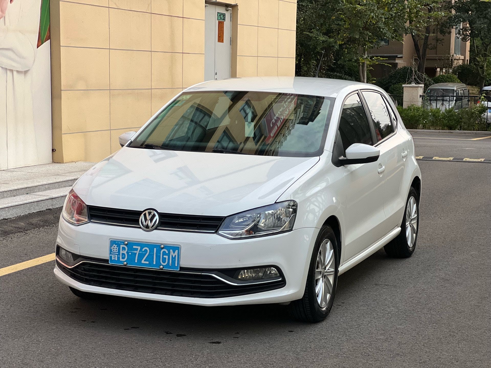 Volkswagen Polo 2014 Volkswagen Polo 2014 car image
