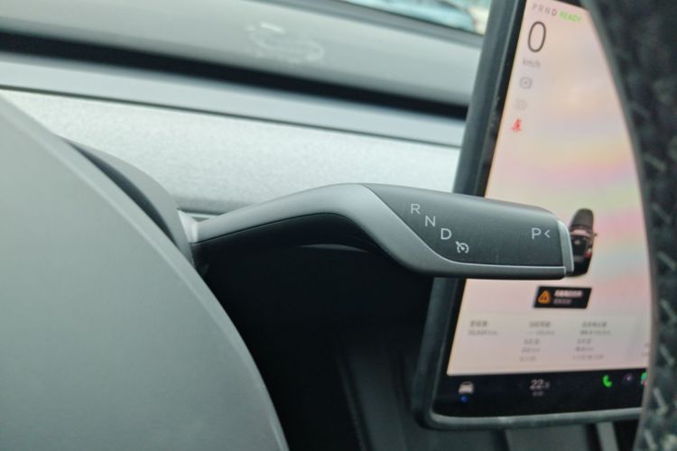 Tesla Model Y 2023 #14 Tesla Model Y 2023 car image #14