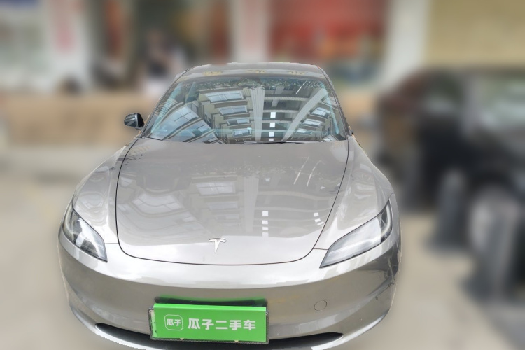 Tesla Model 3 2023 car image #3