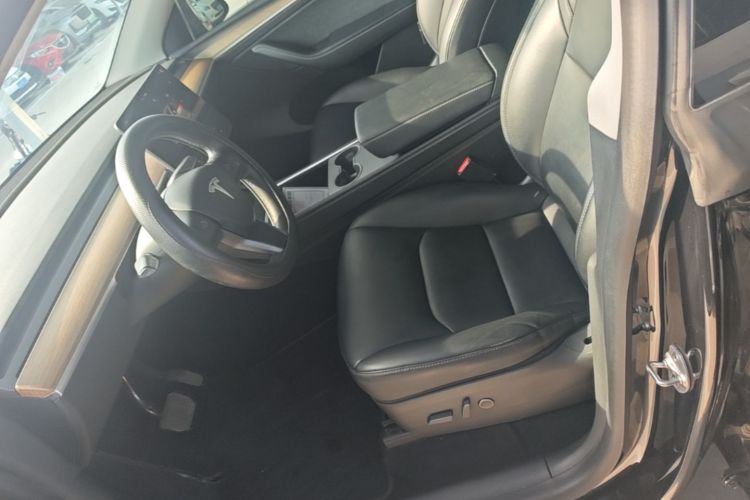 Tesla Model Y 2022 #15 Tesla Model Y 2022 car image #15