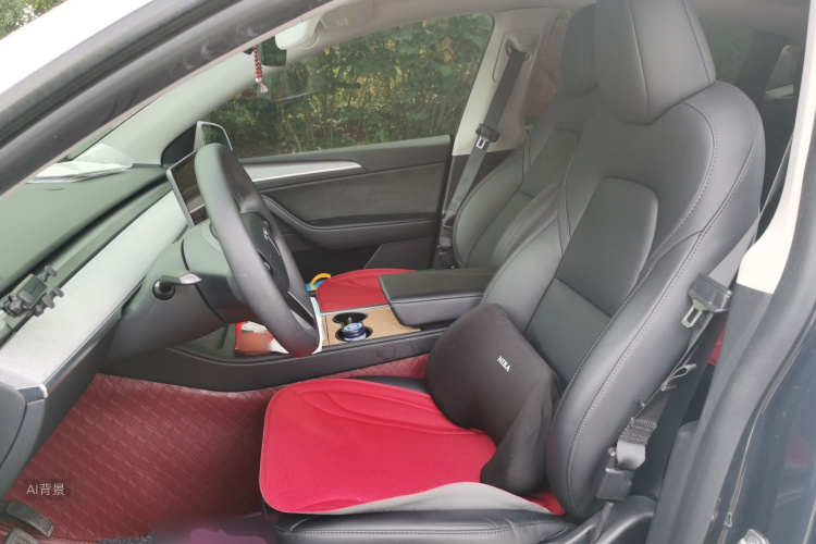 Tesla Model Y 2024 immagine di auto #17