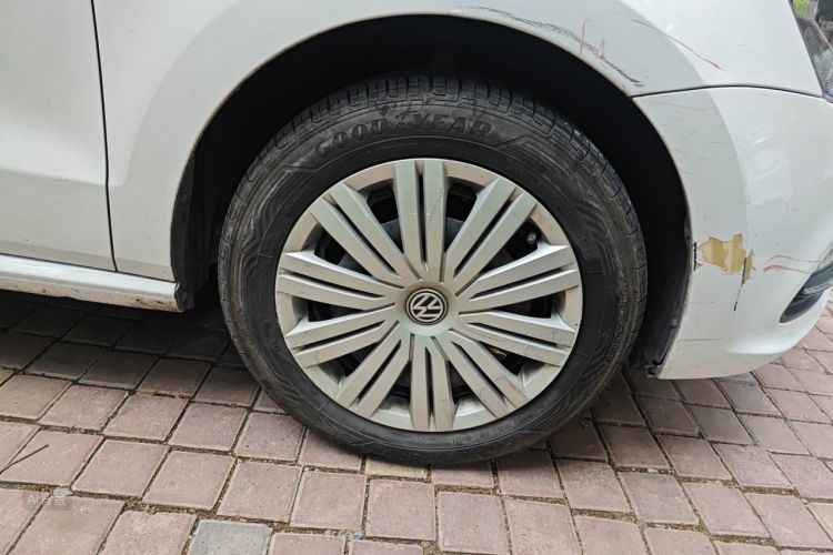 Volkswagen Polo 2018 car image #9