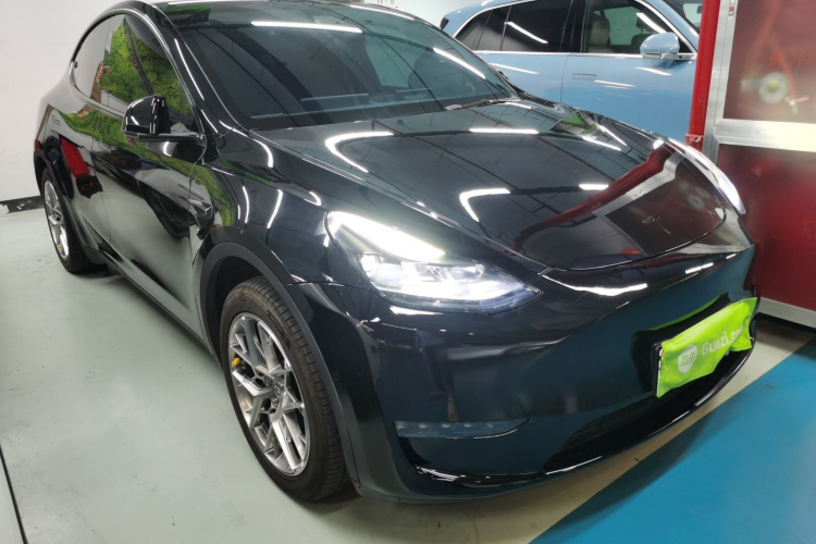 Tesla Model Y 2023 #4 Tesla Model Y 2023 car image #4