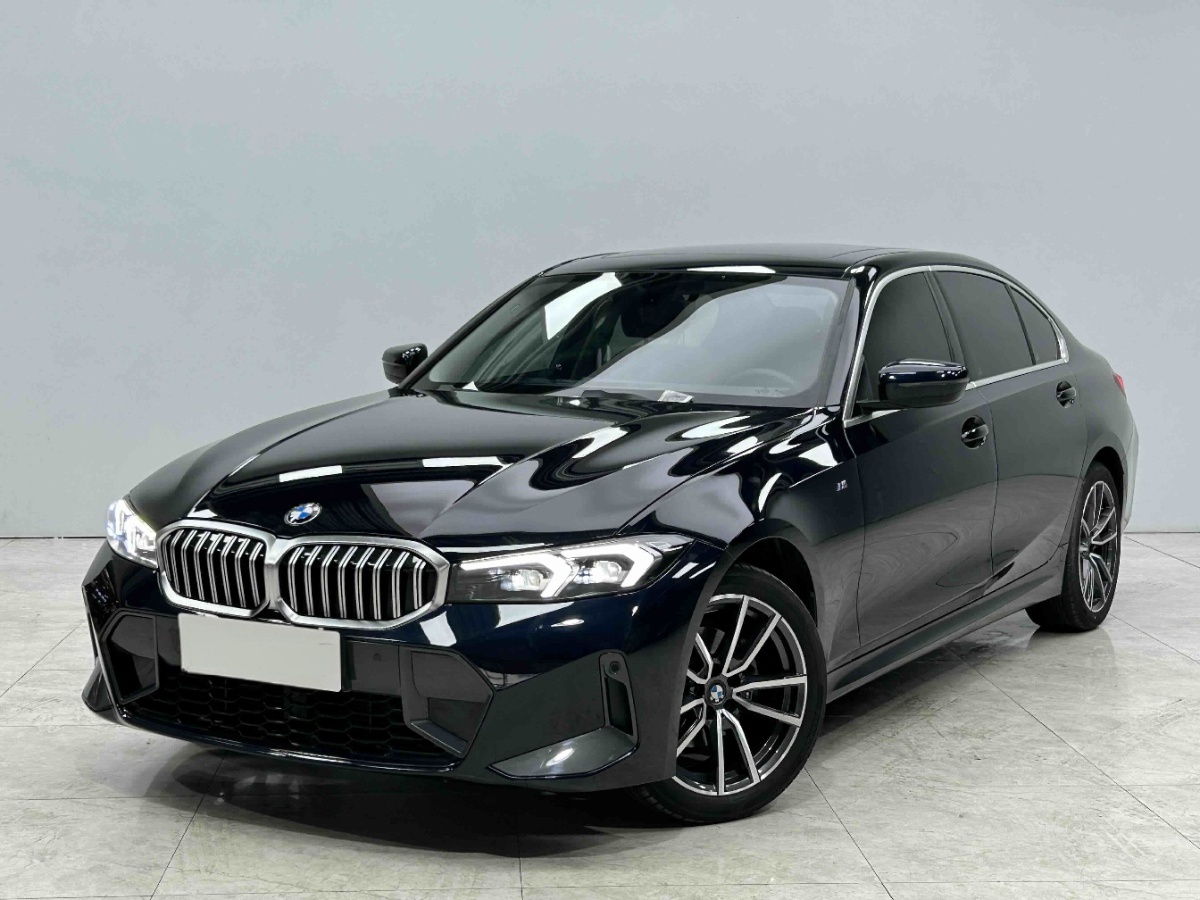 BMW 3 Series 2023 immagine di auto 