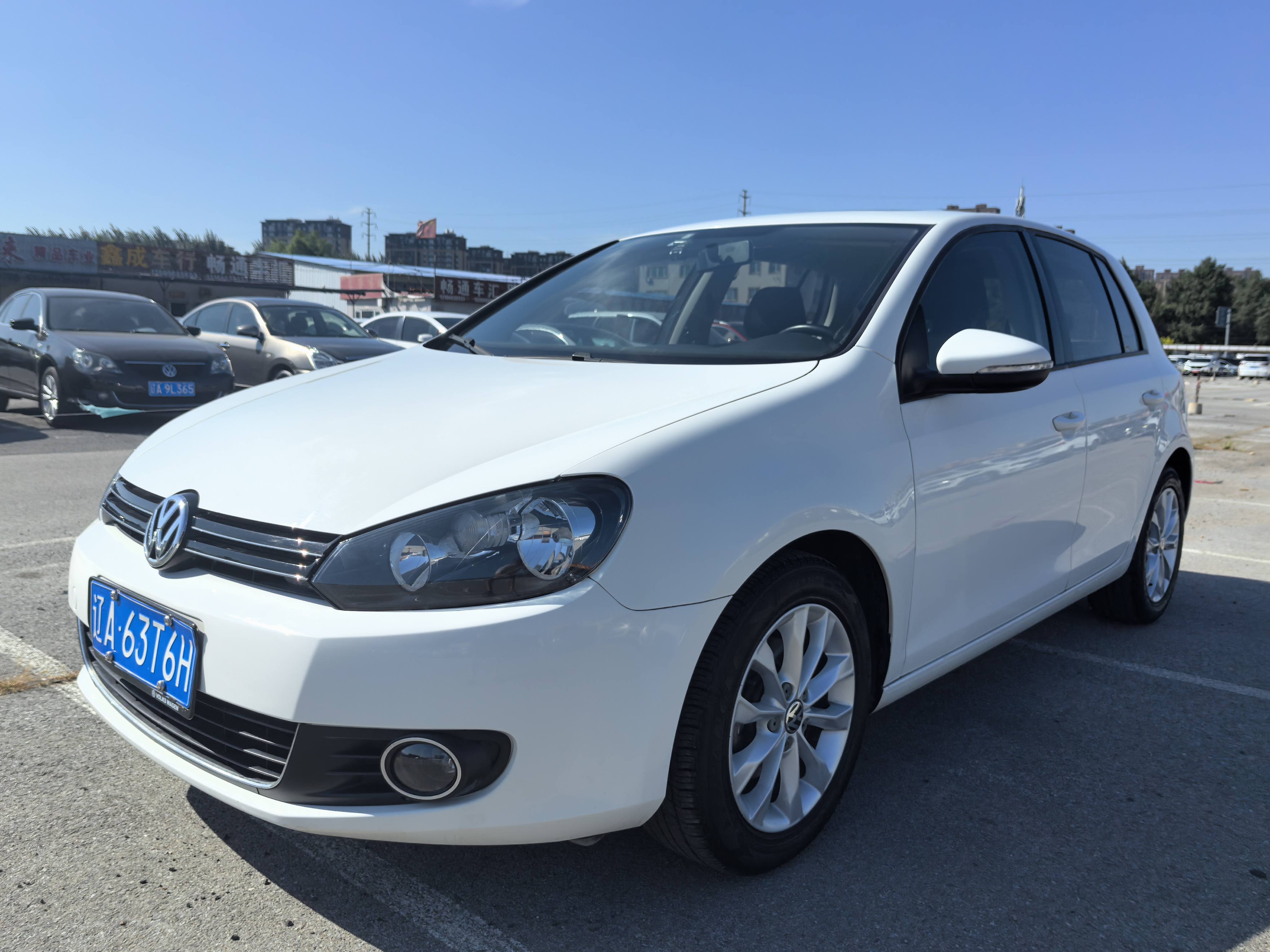 Volkswagen Golf 2014 Volkswagen Golf 2014 car image