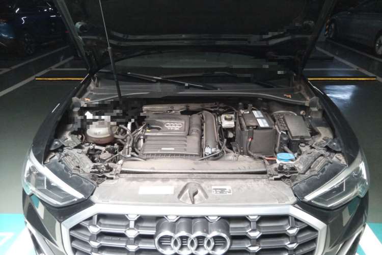 Audi Q3 2021 car image #22