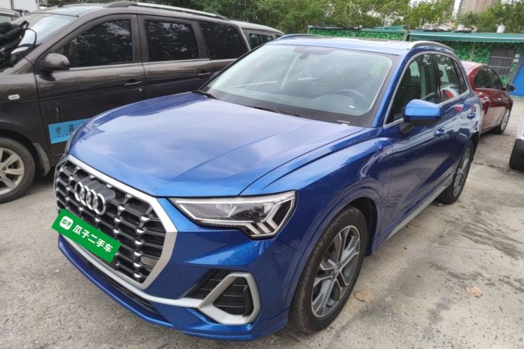 Audi Q3 2020 car image #2