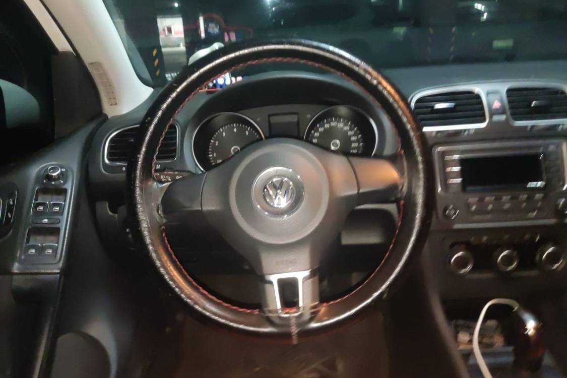 Volkswagen Golf 2014 car image #22
