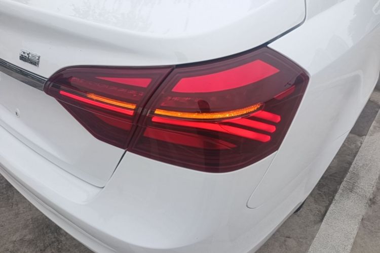 GEELY Emgrand 2019 #8 GEELY Emgrand 2019 car image #8
