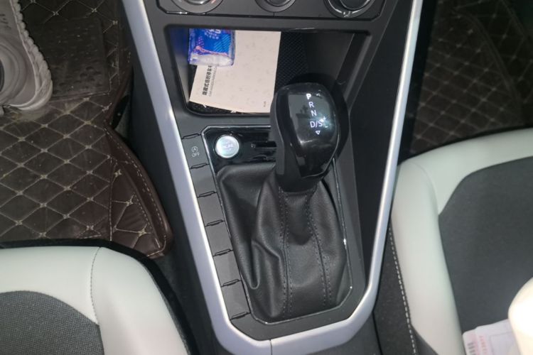 Volkswagen Polo 2022 car image #18