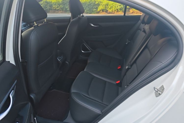 GEELY Emgrand 2021 #17 GEELY Emgrand 2021 car image #17