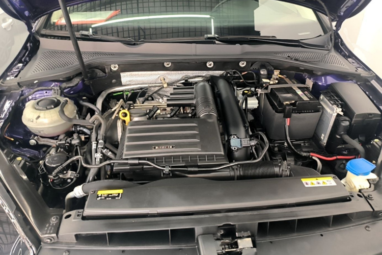 Volkswagen Golf 2020 car image #22